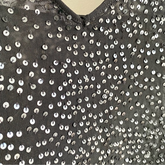 Chaudry Sports Black Sequin V Neck Tank - Picture 4 of 5